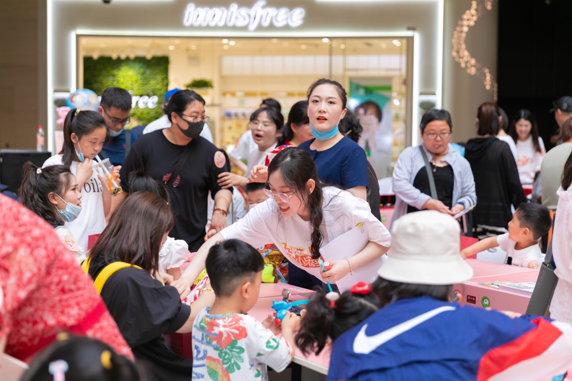 E:\BaiduNetdiskDownload\20210529 小鬼当家 徐州站\E37A2438.jpg