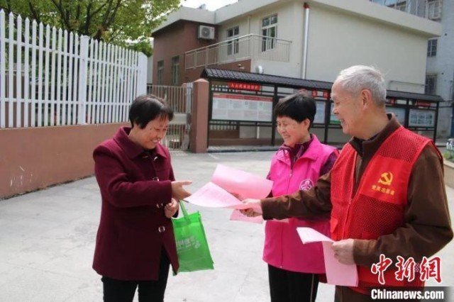 【十年@每一个奋斗的你】浙江退役军人化身“志愿者”：换个“战场”继续奋斗