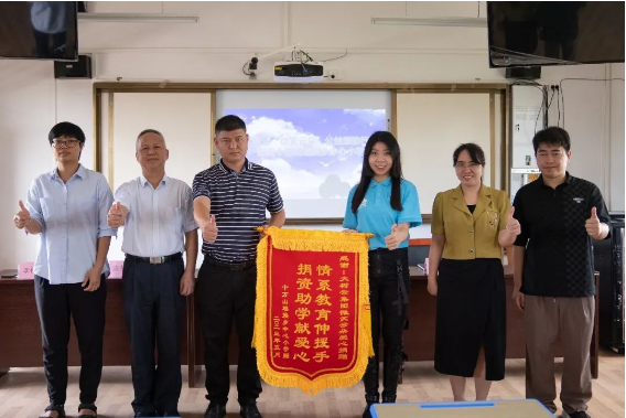 如图片无法显示,请刷新页面